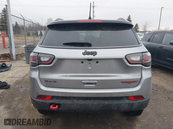 2022 Jeep Compass Trailhawk with VIN 3C4NJDDB3NT128118, listed as a IAAI auction lot 41664845 with 32,660 mi miles and . Bid and sale history available at DreamBid. Image 16.