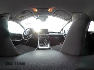 2021 Toyota RAV4 LE z VIN 2T3F1RFV8MW228120, wystawiony jako IAAI lot #42626299 z przebiegiem 72 786 mil mil oraz . Historia ofert i sprzedaży dostępna na DreamBid. Obrazek 23.