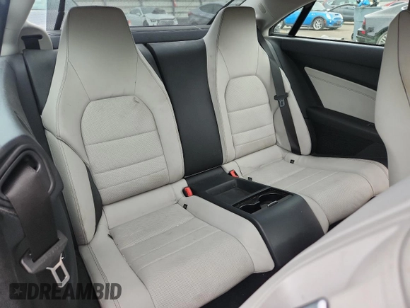 2014 Mercedes-Benz E 350 with VIN WDDKJ5KB5EF276363, listed as a Copart auction lot 61951425 with 71,154 mi miles and Salvage title. Bid and sale history available at DreamBid. Image 10.