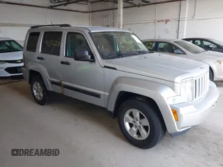 2010 Jeep Liberty Sport z VIN 1J4PN2GK5AW166803, wystawiony jako IAAI lot #42326128 z przebiegiem 64 744 mil mil oraz . Historia ofert i sprzedaży dostępna na DreamBid. Obrazek 1.