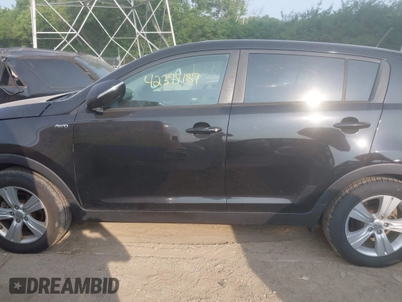 2013 Kia Sportage LX z VIN KNDPBCA27D7451269, wystawiony jako IAAI lot #42399187 z przebiegiem 119 507 mil mil oraz . Historia ofert i sprzedaży dostępna na DreamBid. Obrazek 14.