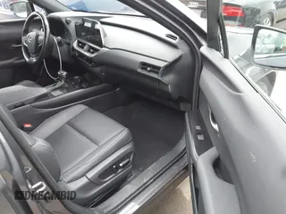 2023 Lexus UX 250h F Sport z VIN JTHB6JBH9P2132431, wystawiony jako IAAI lot #42137625 z przebiegiem 15 923 mil mil oraz . Historia ofert i sprzedaży dostępna na DreamBid. Obrazek 5.