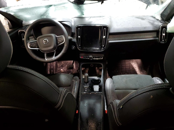 2022 Volvo XC40 R-Design with VIN YV4162UM1N2791059, listed as a Copart auction lot 41505965 with NaN miles and Salvage Title. Bid and sale history available at carsss.com. Image 8.