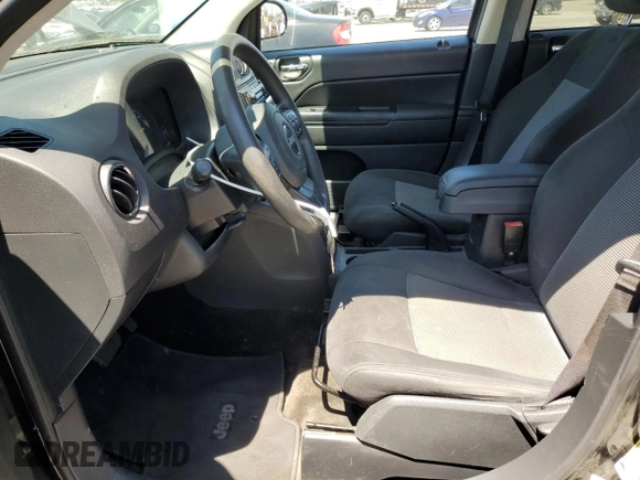 2016 Jeep Compass Sport z VIN 1C4NJDBBXGD571961, wystawiony jako Copart lot #63470435 z przebiegiem 156 418 mil mil oraz Czysty tytuł • Clean title. Historia ofert i sprzedaży dostępna na DreamBid. Obrazek 7.