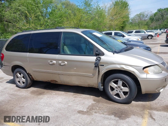 2005 Dodge Caravan SXT with VIN 2D4GP44L35R354679, listed as a IAAI auction lot 42086549 with 225,428 mi miles. Bid and sale history available at carsss.com. Image 6.