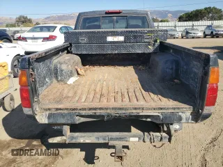 1996 Nissan Frontier XE z VIN 1N6SD11Y1TC316952, wystawiony jako Copart lot #79935534 z przebiegiem 254 022 mil mil oraz Czysty tytuł • Clean title. Historia ofert i sprzedaży dostępna na DreamBid. Obrazek 6.