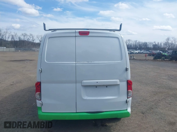 2016 Nissan NV200 S z VIN 3N6CM0KN3GK695049, wystawiony jako IAAI lot #41785058 z przebiegiem 153 389 mil mil oraz . Historia ofert i sprzedaży dostępna na DreamBid. Obrazek 17.