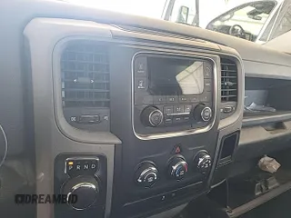 2019 Ram 1500 Tradesman с VIN 3C6JR6DT0KG560768, выставлен на аукционе IAAI как лот 42835356 с пробегом 115 811 миль миль и . История ставок и продаж доступна на DreamBid. Изображение 5.