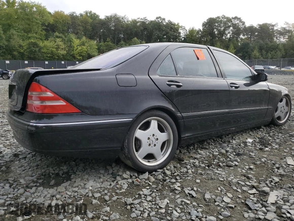 2000 Mercedes-Benz S-Class with VIN WDBNG75J2YA027054, listed as a Copart auction lot 71726724 with 0 mi miles and Salvage Title. Bid and sale history available at carsss.com. Image 3.