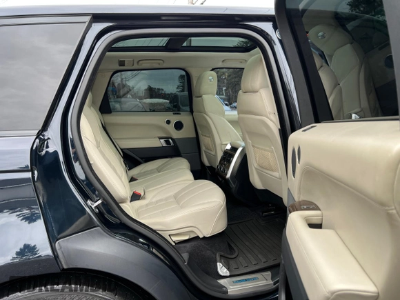 2014 Land Rover Range Rover Sport Autobiography with VIN SALWV2TF4EA388769, listed as a Copart auction lot 48207695 with 101,640 mi miles and Clean Title. Bid and sale history available at carsss.com. Image 6.