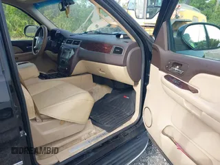 2007 GMC Yukon Denali z VIN 1GKFK63867J169635, wystawiony jako IAAI lot #42423794 z przebiegiem 401 958 mil mil oraz . Historia ofert i sprzedaży dostępna na DreamBid. Obrazek 5.