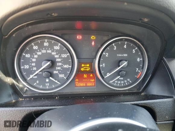 2013 BMW X1 xDrive28i z VIN WBAVL1C5XDVR89392, wystawiony jako Copart lot #55699185 z przebiegiem 127 856 mil mil oraz Czysty tytuł • Clean title. Historia ofert i sprzedaży dostępna na DreamBid. Obrazek 9.