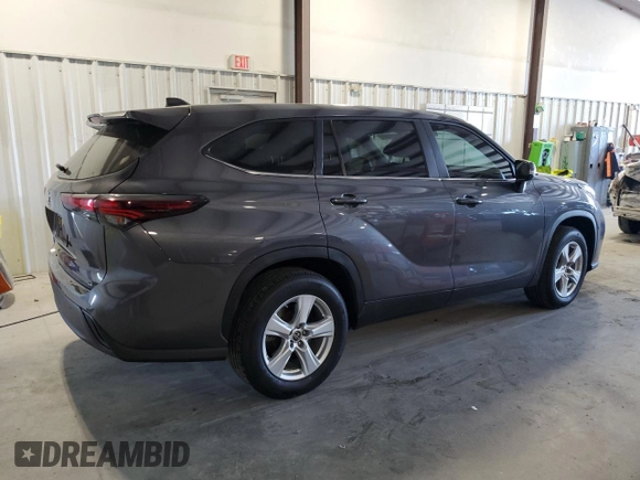 2024 Toyota Highlander LE with VIN 5TDKDRAH4RS529743, listed as a Copart auction lot 53196865 with 31,678 mi miles and Salvage title. Bid and sale history available at DreamBid. Image 3.