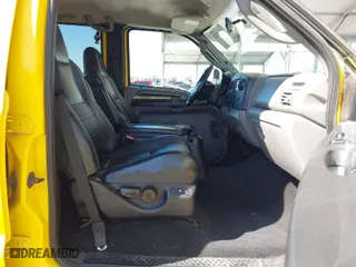 2005 Ford Super Duty F-250 XL with VIN 1FTSW21P65EA43184, listed as a IAAI auction lot 41643722 with 196,112 mi miles. Bid and sale history available at carsss.com. Image 5.