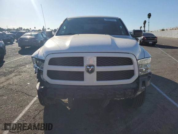 2018 Ram 1500 Express z VIN 1C6RR6KG6JS141596, wystawiony jako Copart lot #76945554 z przebiegiem 66 153 mil mil oraz Szkoda całkowita • Salvage title. Historia ofert i sprzedaży dostępna na DreamBid. Obrazek 5.