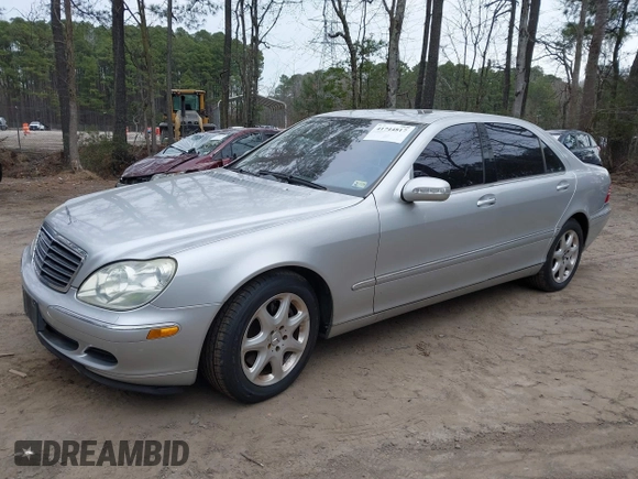 2004 Mercedes-Benz S-Class 4.3L with VIN WDBNG83J24A429403, listed as a IAAI auction lot 41744817 with 188,291 mi miles. Bid and sale history available at carsss.com. Image 2.