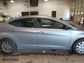 2015 Hyundai Elantra Limited with VIN 5NPDH4AE4FH621474, listed as a IAAI auction lot 40974290 with 132,533 mi miles. Bid and sale history available at carsss.com. Image 13.