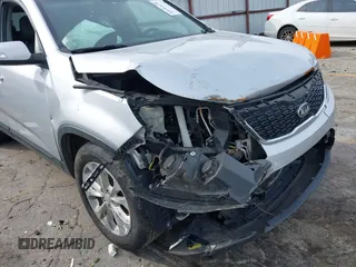2015 Kia Sorento EX with VIN 5XYKU4A74FG582171, listed as a IAAI auction lot 41609620 with 159,502 mi miles. Bid and sale history available at carsss.com. Image 6.