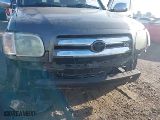 2005 Toyota Tundra SR5 with VIN 5TBET341X5S492020, listed as a IAAI auction lot 39732323 with 163,863 mi miles. Bid and sale history available at carsss.com. Image 6.