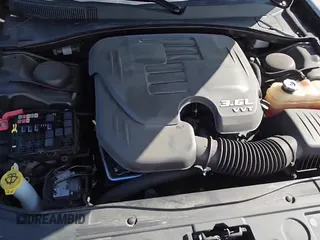 2022 Chrysler 300 Touring z VIN 2C3CCAAG6NH236696, wystawiony jako Copart lot #69618075 z przebiegiem 53 881 mil mil oraz Czysty tytuł • Clean title. Historia ofert i sprzedaży dostępna na DreamBid. Obrazek 14.