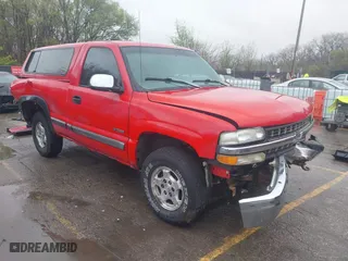 1999 Chevrolet Silverado 1500 LS with VIN 1GCEK14T6XZ153966, listed as a IAAI auction lot 41898476 with 246,792 mi miles. Bid and sale history available at carsss.com. Image 1.