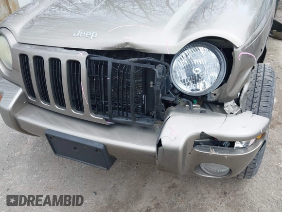2004 Jeep Liberty Limited z VIN 1J4GL58K34W211893, wystawiony jako IAAI lot #41941287 z przebiegiem 139 985 mil mil oraz . Historia ofert i sprzedaży dostępna na DreamBid. Obrazek 6.