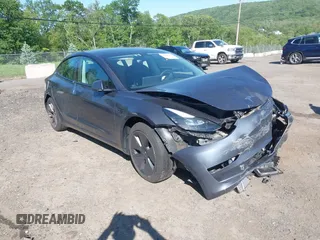 2023 Tesla Model 3 z VIN 5YJ3E1EA2PF492659, wystawiony jako IAAI lot #42284833 z przebiegiem 41 205 mil mil oraz . Historia ofert i sprzedaży dostępna na DreamBid. Obrazek 1.