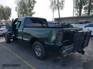 2002 GMC Sierra 1500 SLE with VIN 2GTEC19V121150546, listed as a IAAI auction lot 40974798 with 1 mi miles. Bid and sale history available at carsss.com. Image 3.