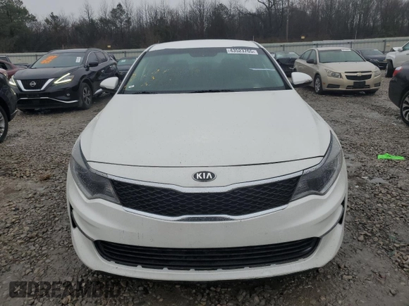 2017 Kia Optima LX z VIN 5XXGT4L3XHG122359, wystawiony jako Copart lot #43523765 z przebiegiem 137 668 mil mil oraz Szkoda całkowita • Salvage title. Historia ofert i sprzedaży dostępna na DreamBid. Obrazek 5.