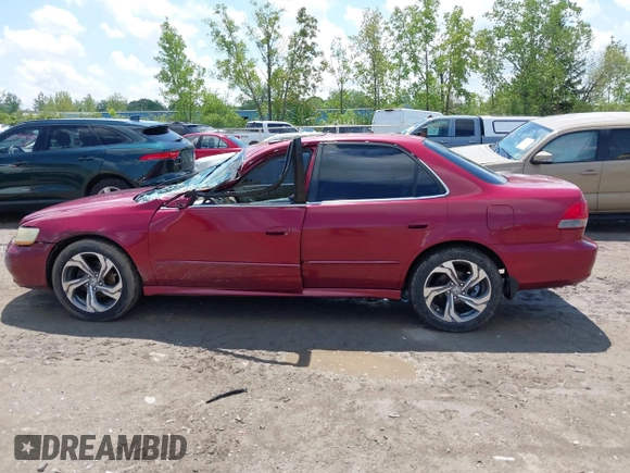 2001 Honda Accord EX с VIN 1HGCG16561A041179, выставлен на аукционе IAAI как лот 42256117 с пробегом 230 911 миль миль и . История ставок и продаж доступна на DreamBid. Изображение 14.