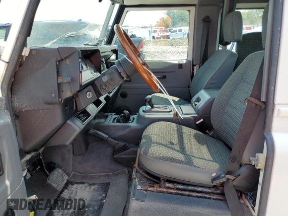 1997 Land Rover Defender with VIN SALDV3241VA126530, listed as a Copart auction lot 57291725 with Not provided miles and Clean title. Bid and sale history available at DreamBid. Image 7.