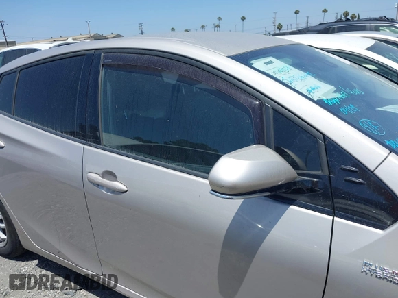 2017 Toyota Prius Plus z VIN JTDKARFPXH3057525, wystawiony jako IAAI lot #42356340 z przebiegiem 149 939 mil mil oraz . Historia ofert i sprzedaży dostępna na DreamBid. Obrazek 14.