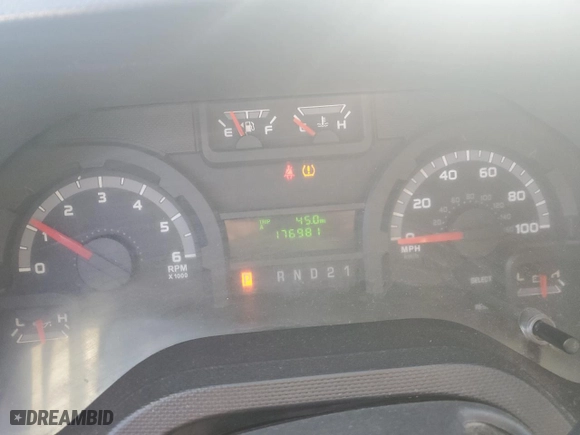 2014 Ford Econoline Wagon XL with VIN 1FBNE3BL8EDB20505, listed as a Copart auction lot 86013044 with 176,981 mi miles and Clean Title. Bid and sale history available at carsss.com. Image 9.