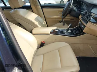 2012 BMW 5 Series 535i xDrive z VIN WBAFU7C55CDU57265, wystawiony jako IAAI lot #42410367 z przebiegiem 265 623 mil mil oraz . Historia ofert i sprzedaży dostępna na DreamBid. Obrazek 5.