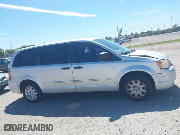 2008 Chrysler Town & Country LX with VIN 2A8HR44H08R696935, listed as a IAAI auction lot 41679669 with 92,276 mi miles. Bid and sale history available at carsss.com. Image 13.