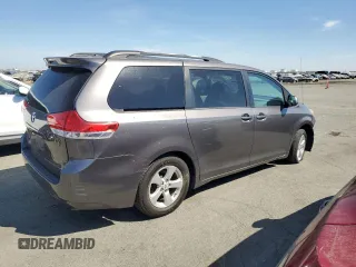 2011 Toyota Sienna LE AAS с VIN 5TDKK3DC3BS133408, выставлен на аукционе Copart как лот 72582564 с пробегом 128 168 миль миль и Списание • Salvage title. История ставок и продаж доступна на DreamBid. Изображение 3.
