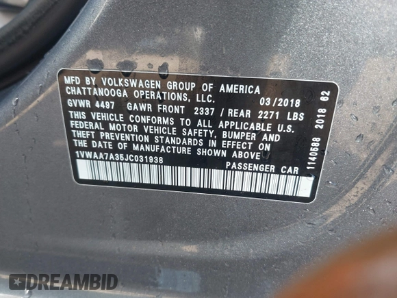 2018 Volkswagen Passat S z VIN 1VWAA7A35JC031938, wystawiony jako IAAI lot #42001015 z przebiegiem 109 450 mil mil oraz . Historia ofert i sprzedaży dostępna na DreamBid. Obrazek 9.