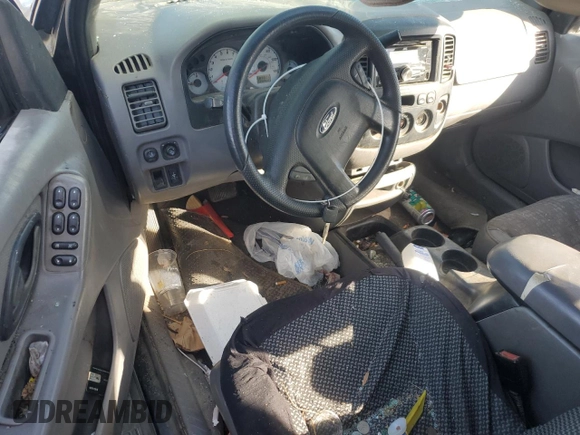 2002 Ford Escape XLS Choice with VIN 1FMYU02182KC39473, listed as a Copart auction lot 80533704 with 232,915 mi miles and Clean title. Bid and sale history available at DreamBid. Image 8.