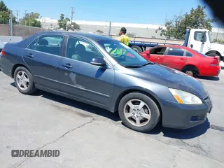 2007 Honda Accord с VIN JHMCN36497C003335, выставлен на аукционе IAAI как лот 42789463 с пробегом Не указан миль и . История ставок и продаж доступна на DreamBid. Изображение 1.