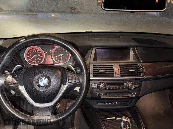 2014 BMW X6 xDrive35i with VIN 5UXFG2C58E0H09681, listed as a Copart auction lot 83922494 with 120,170 mi miles and Salvage Title. Bid and sale history available at carsss.com. Image 9.