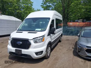 2022 Ford Transit Passenger XL with VIN 1FBAX2X89NKA78929, listed as a IAAI auction lot 42493797 with 35,885 mi miles and . Bid and sale history available at DreamBid. Image 17.