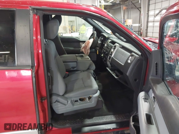 2011 Ford F-150 XL with VIN 1FTFX1EF7BFB01433, listed as a IAAI auction lot 41571915 with 285,638 mi miles and . Bid and sale history available at carsss.com. Image 5.