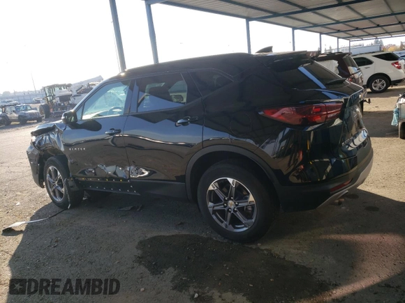 2024 Chevrolet Blazer LT z VIN 3GNKBJR45RS163609, wystawiony jako Copart lot #82987384 z przebiegiem 27 882 mil mil oraz Nie do naprawy • Non repairable. Historia ofert i sprzedaży dostępna na DreamBid. Obrazek 2.