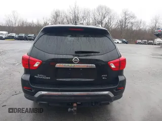 2020 Nissan Pathfinder SL z VIN 5N1DR2CM7LC580332, wystawiony jako IAAI lot #41878349 z przebiegiem 88 441 mil mil oraz . Historia ofert i sprzedaży dostępna na DreamBid. Obrazek 16.