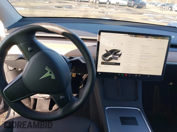 2024 Tesla Model Y Long Range z VIN 7SAYGDEE7RA300756, wystawiony jako IAAI lot #41922910 z przebiegiem 4 262 mil mil oraz . Historia ofert i sprzedaży dostępna na DreamBid. Obrazek 19.