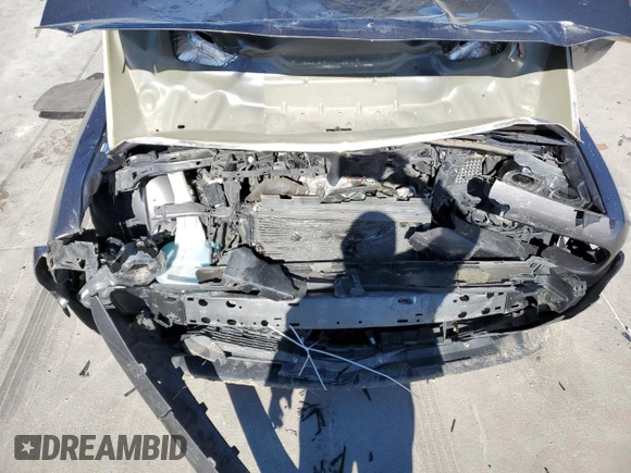 2016 Dodge Challenger 392 Hemi Scat Pack Shaker z VIN 2C3CDZFJ8GH279147, wystawiony jako Copart lot #41882095 z przebiegiem 98 874 mil mil oraz Szkoda całkowita • Salvage title. Historia ofert i sprzedaży dostępna na DreamBid. Obrazek 13.