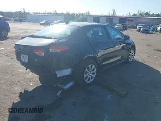 2025 Toyota Corolla LE z VIN 5YFB4MDE8SP241176, wystawiony jako IAAI lot #41316242 z przebiegiem 2063 mil mil oraz . Historia ofert i sprzedaży dostępna na DreamBid. Obrazek 4.