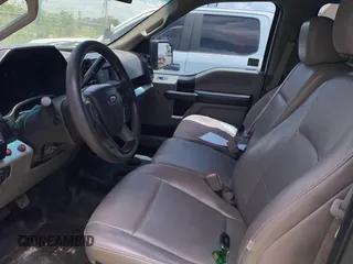 2018 Ford F-150 XL z VIN 1FTEW1C50JKF63086, wystawiony jako IAAI lot #42698450 z przebiegiem 146 235 mil mil oraz . Historia ofert i sprzedaży dostępna na DreamBid. Obrazek 5.