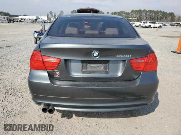2011 BMW 3 Series 328i xDrive z VIN WBAPK5G59BNN28243, wystawiony jako Copart lot #46920195 z przebiegiem 125 728 mil mil oraz Szkody całkowita. Historia ofert i sprzedaży dostępna na DreamBid. Obrazek 6.