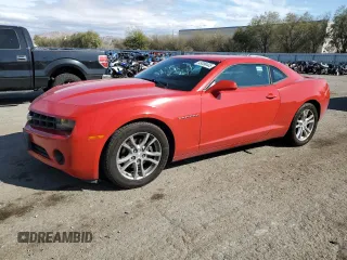 2013 Chevrolet Camaro LS z VIN 2G1FE1E36D9177175, wystawiony jako Copart lot #49398445 z przebiegiem 131 347 mil mil oraz Szkoda całkowita • Salvage title. Historia ofert i sprzedaży dostępna na DreamBid. Obrazek 1.